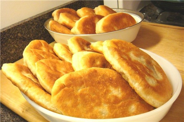 Быстрое и вкусное тесто на пирожки на кефире Быстрое и вкусное тесто на пирожки на кефире