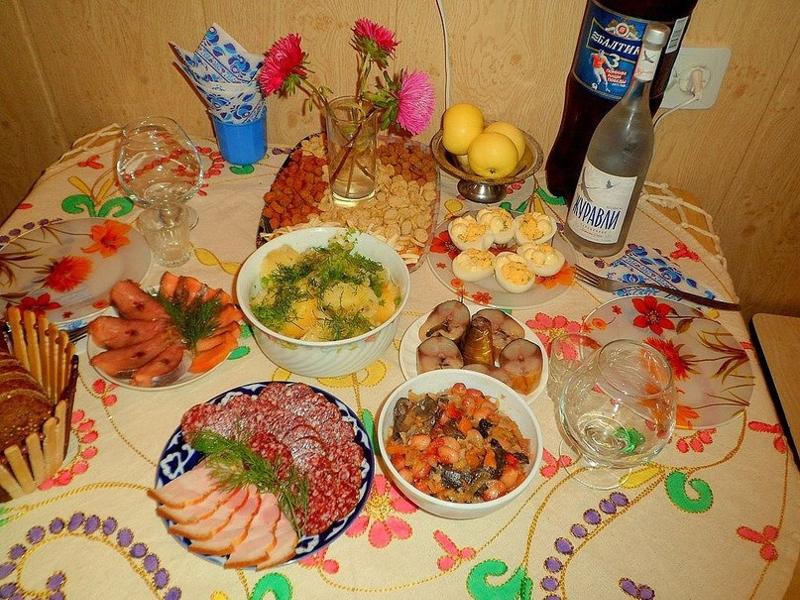 С чем модно приехать в гости С чем модно приехать в гости