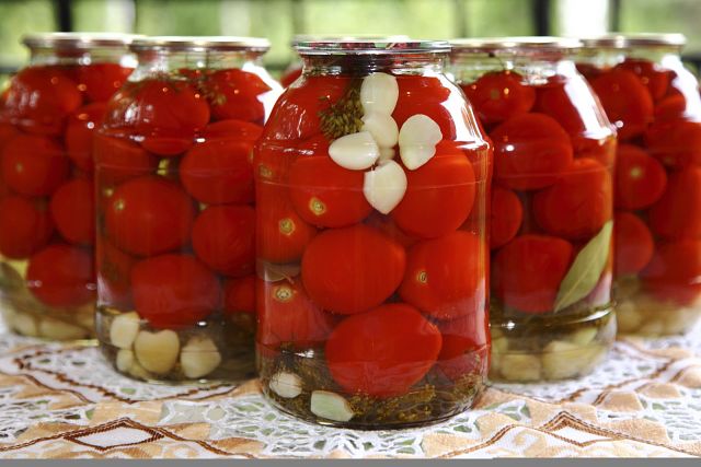 Вкусный рецепт маринованных помидоров Вкусный рецепт маринованных помидоров