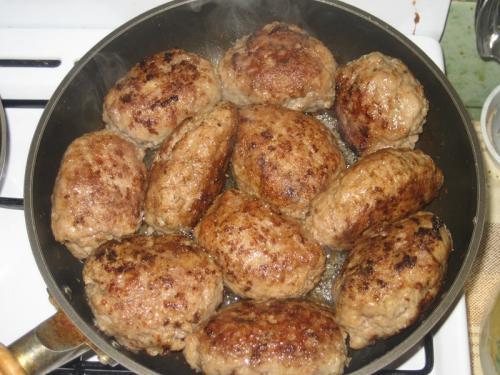 Котлеты из фарша с манкой рецепт пошагово в домашних условиях Котлеты из фарша с манкой рецепт пошагово в домашних условиях
