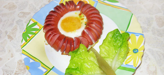 Сардельки с яйцом рецепт