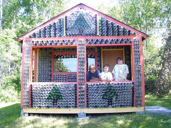 Беседки из стеклянных бутылок своими руками фото 30