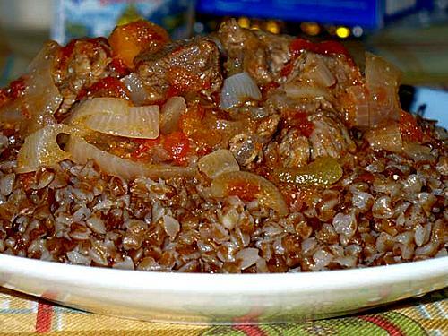 Гречка с тушеным мясом рецепт