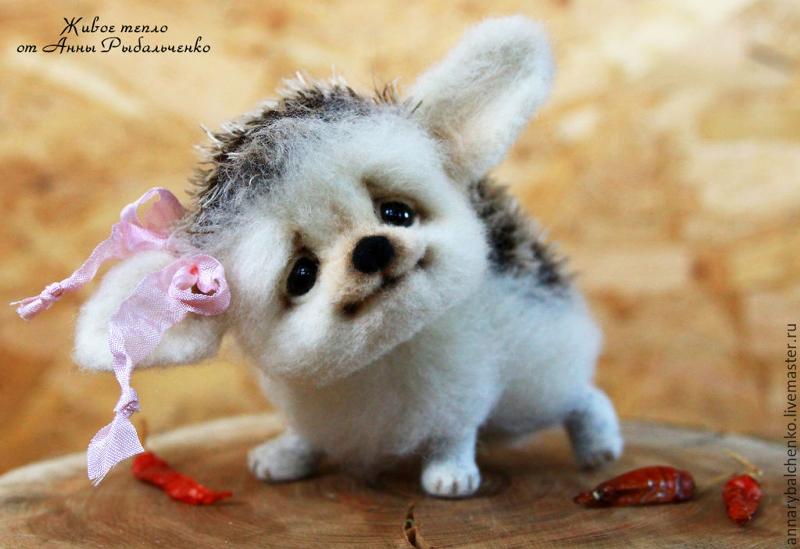 милое и пушистое. ушастик пушистик. кукольные монстрики santaniel. брелки мягкие игрушки. ушастик из мультика игрушка.