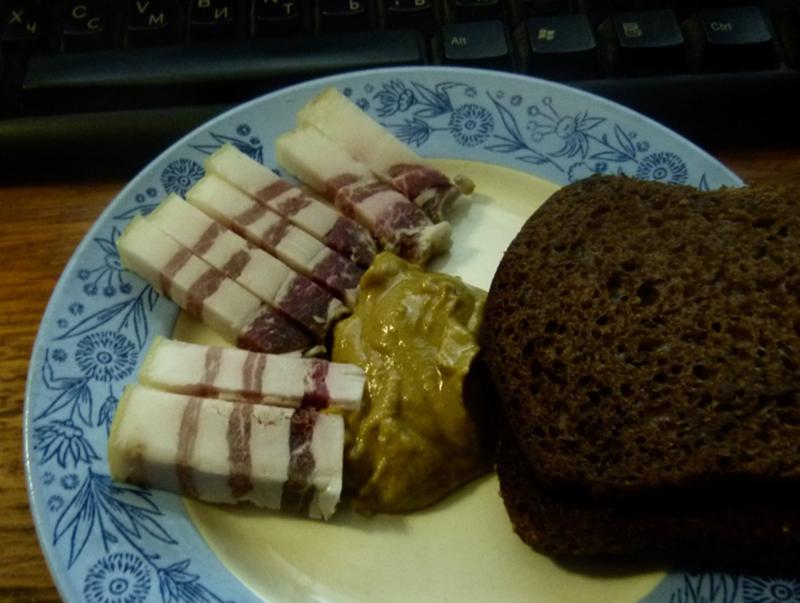 украинское сало. сало на ночь. тиха украинская ночь но сало надо перепрятать. сало соленое. шутки про сало.