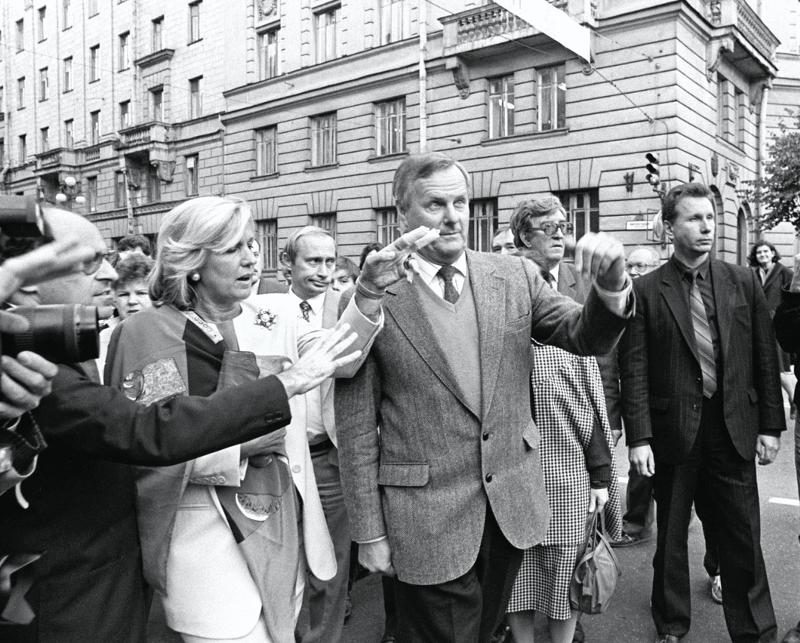 Путин и собчак фото 90 года