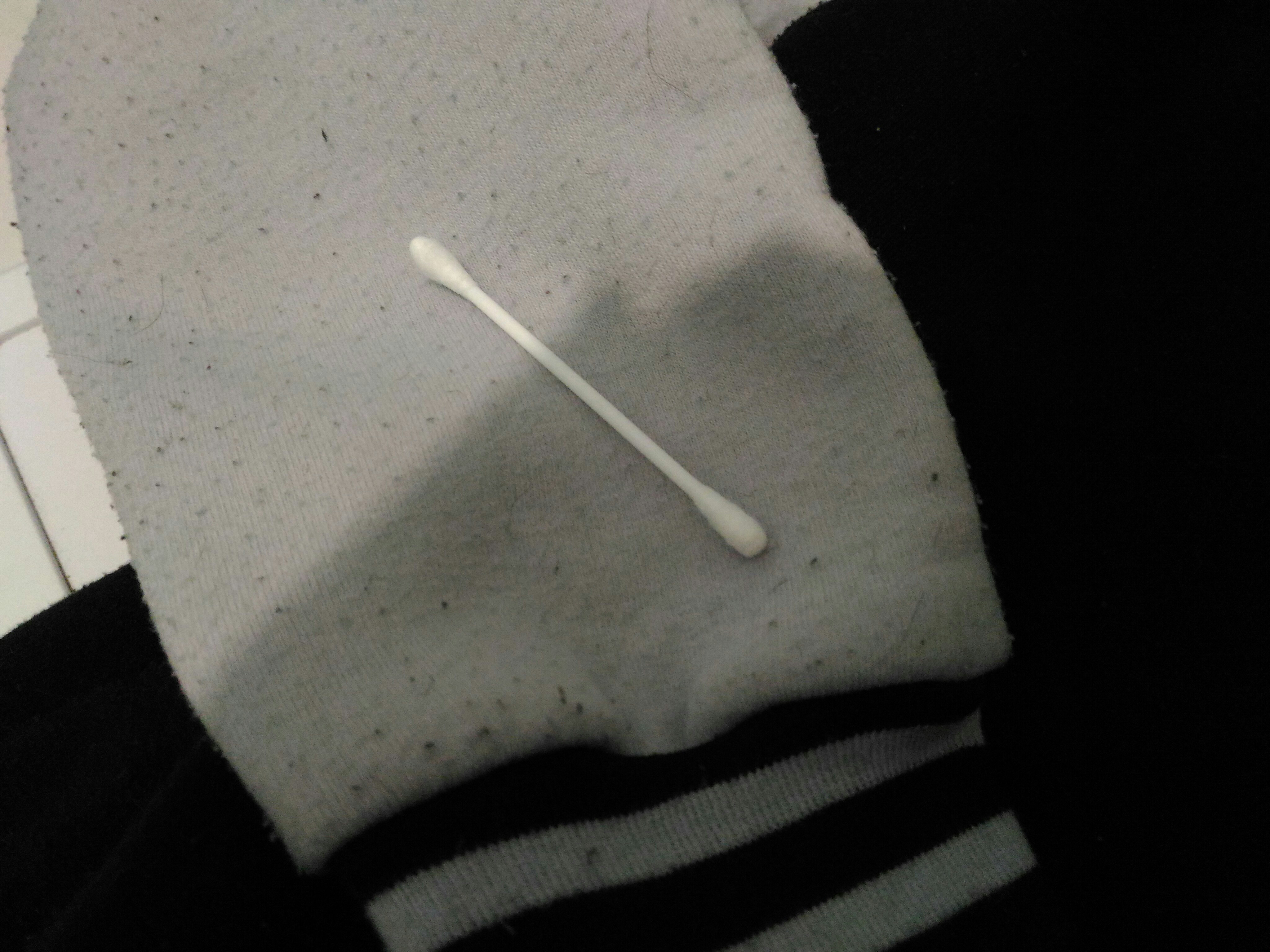 грязный подол свадебного платья. белое застиранное платье. черные вещи линяют. как отбелить черное платье. платье шанель с белым воротничком.