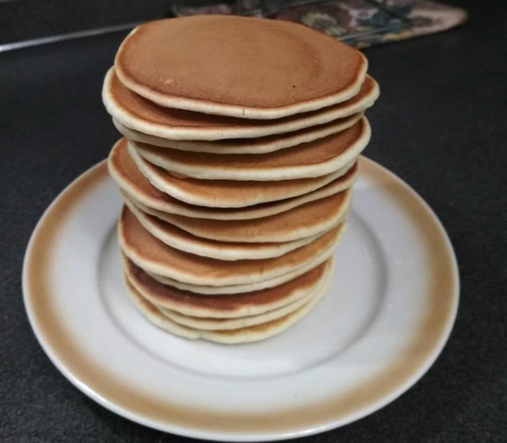 панкейки на молоке пышные американские. пышные американские панкейки. панкейки эстетика. разновидности блинов. панкейки пышные без молока.