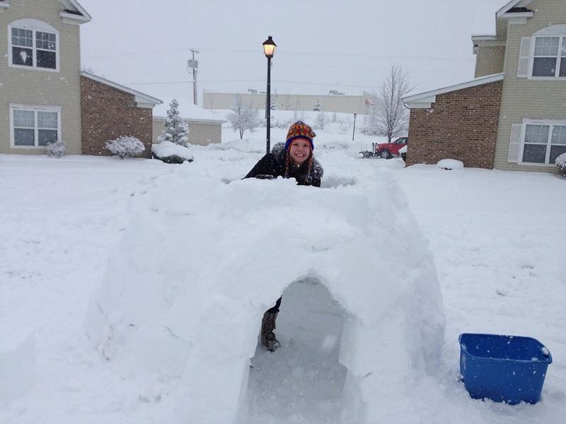 домик из снега для детей. снежная хижина эскимоса. как сделать крышу из снега. домик из снега. как сделать крышу из снега.