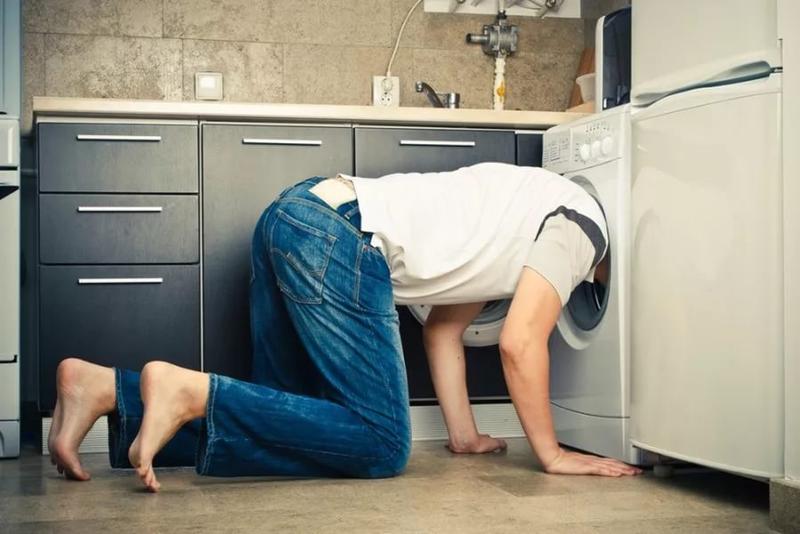 Chinese Man Traps Head Inside Washing Machine