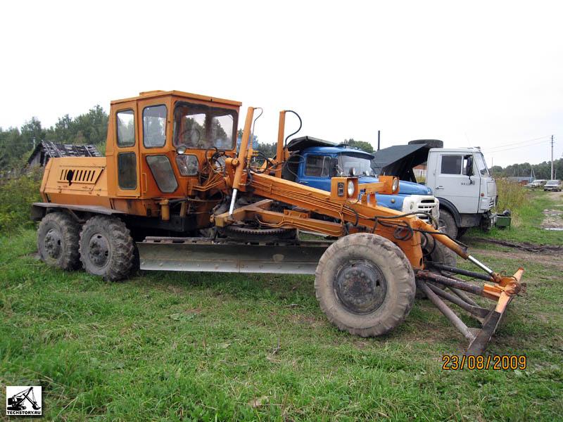 грейдер дз-99. грейдер дз-99. грейдер ссср дз99/д170. дз-99 автогрейдер. грейдер дз-99 в кабине.