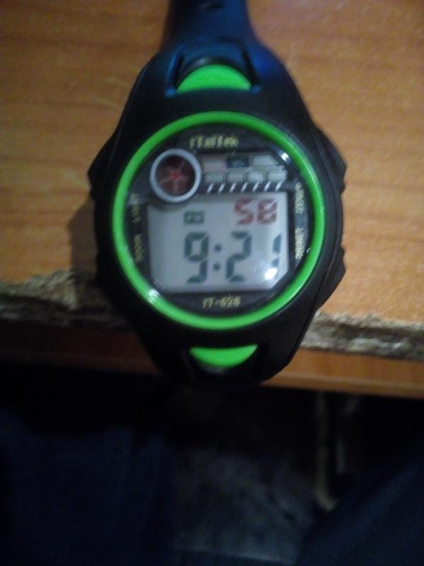 часы пикают каждый час