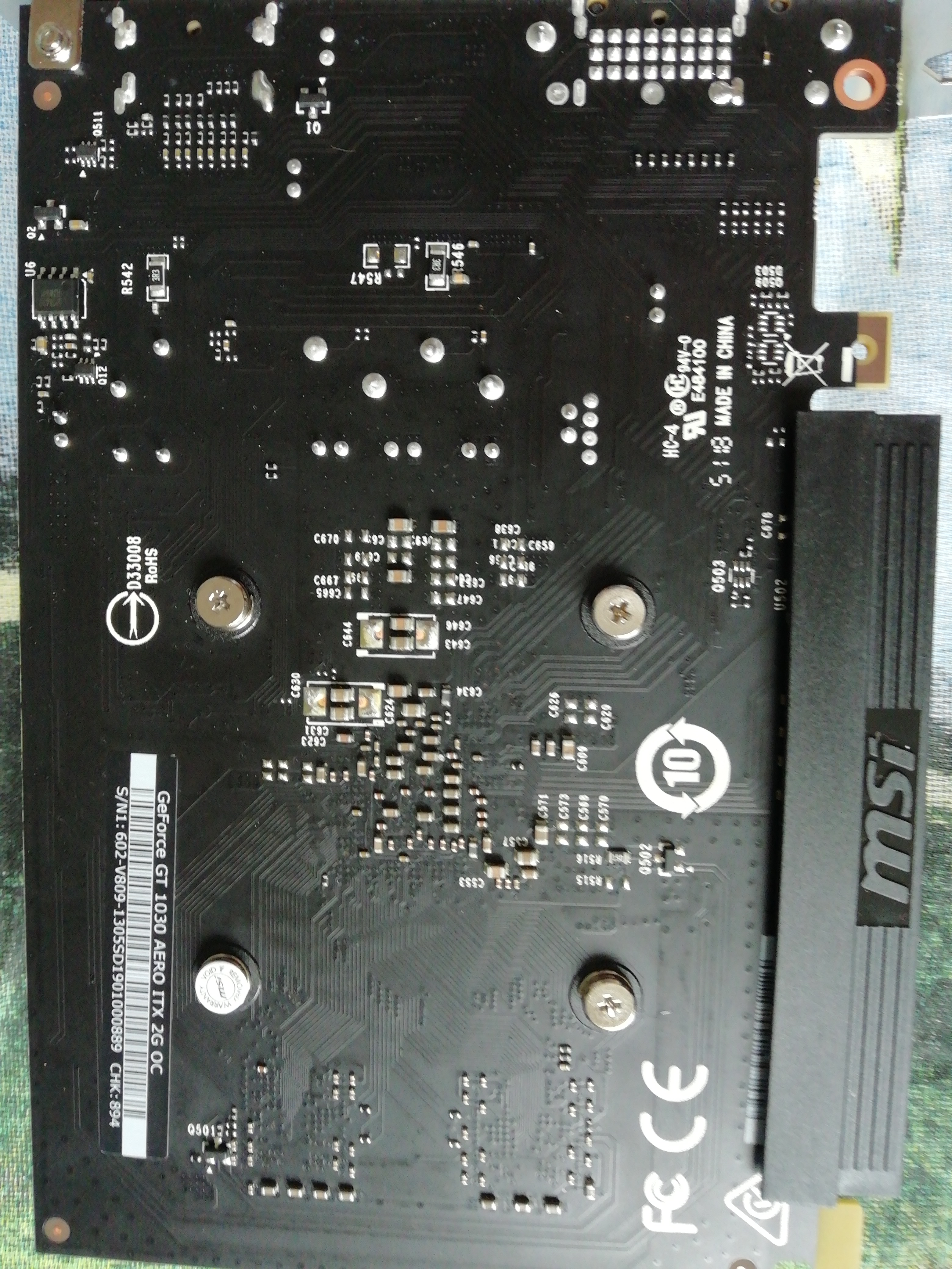 Сгорела плата на видеокарте. Видеокарта горит белым. Видеокарта горит белым. Сгоревшая видеокарта фото. Смд элементы видеокарты.