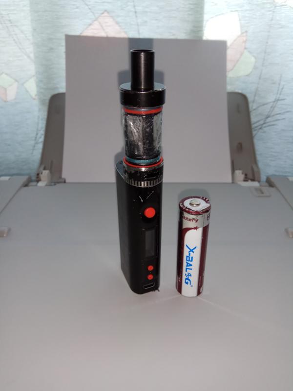 Проход через рамку. Сканер одежды в аэропорту. Рамка металлодетектора. Зоны детектирования металлодетектора. Контрабанда айфонов.