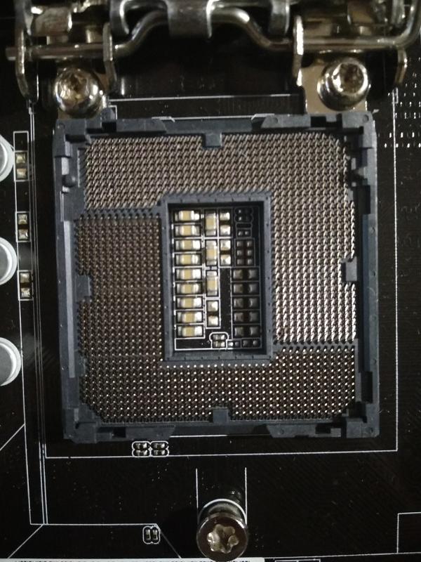 погнутые ножки сокета 1700. Lga775 погнуты ножки слота. погнутые ножки сокета 1200. погнутые ножки сокета 1151. загнул сокет.