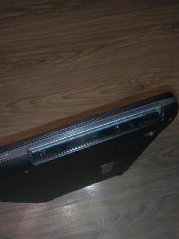 Как открыть ноутбук асус. Асус модель x553s открывание дисковода. Ноутбук аквариус дисковод. Есть ли дисковод на ноутбуке asus. Acer aspire n19c2.