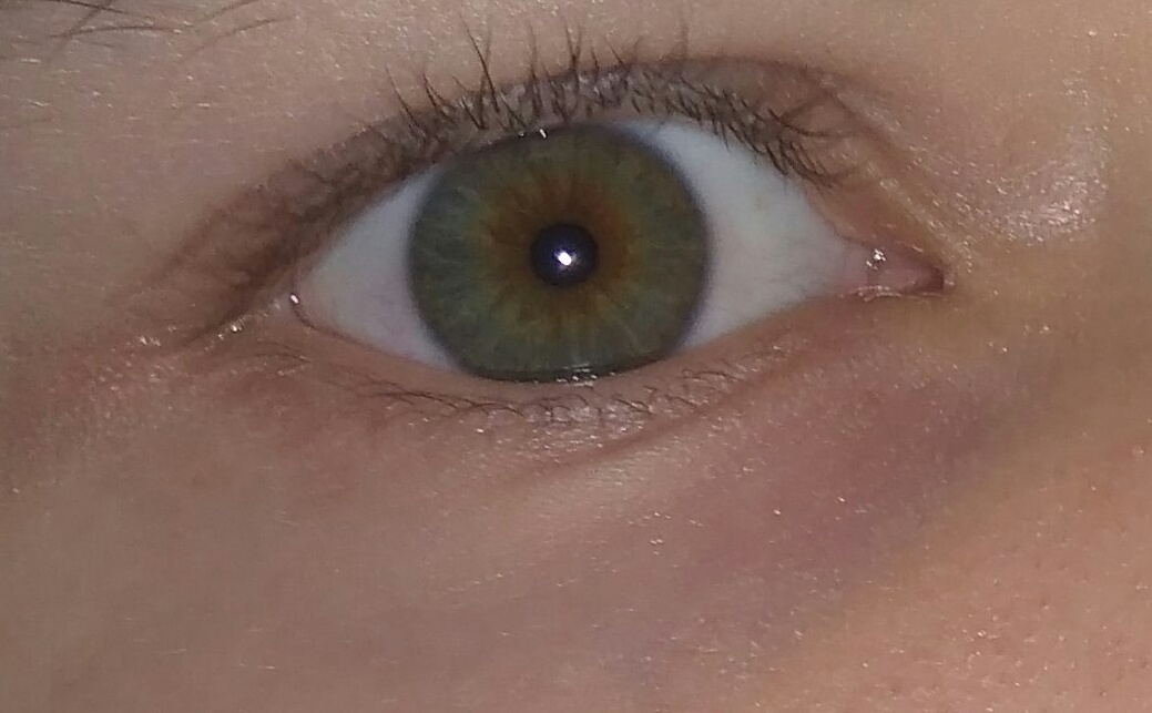 глаза подростка картинки. цвет глаз ромы. серо буро козявчатый цвет глаз. изумрудно зеленый цвет глаз. цвет глаз ромы.
