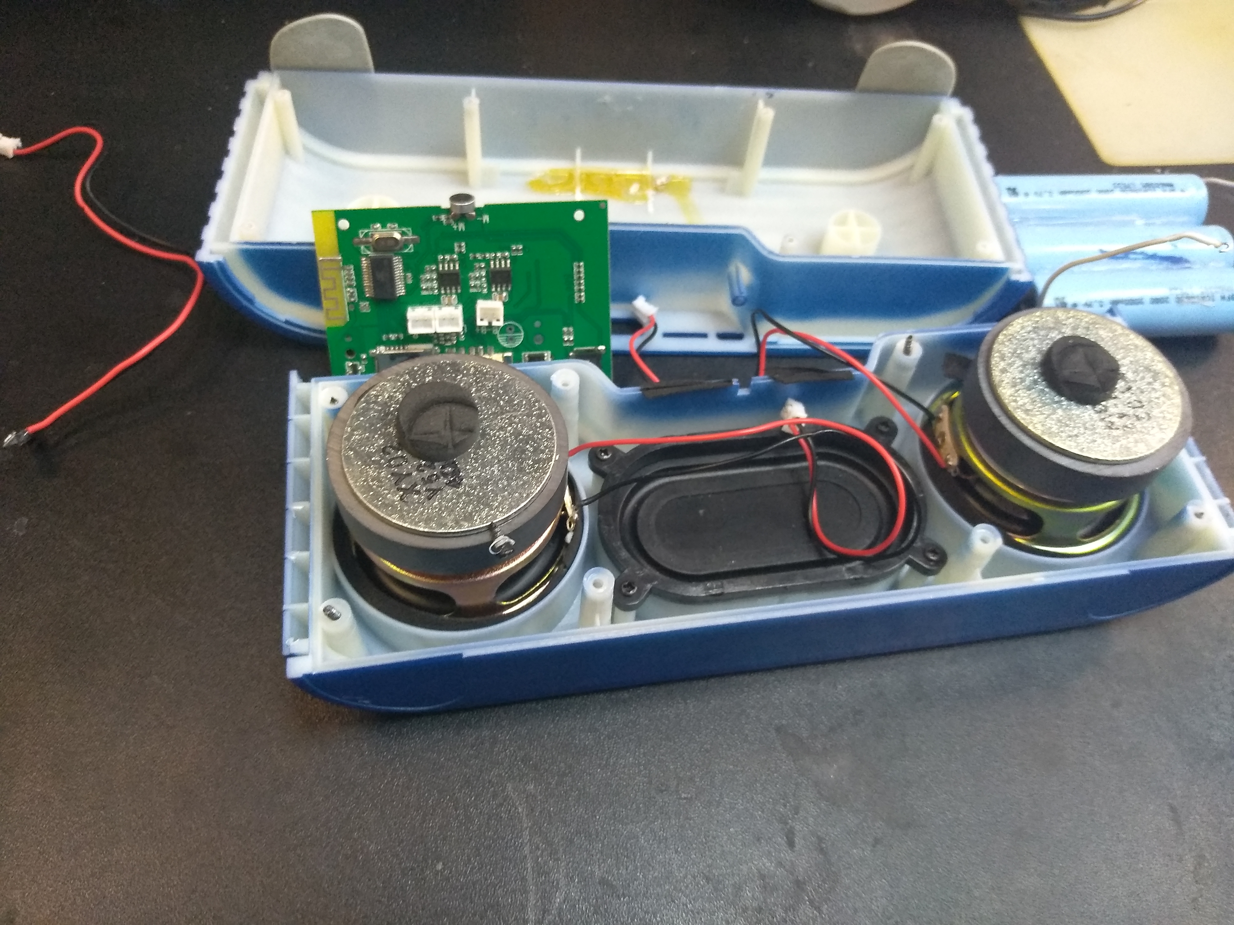 Почему колонка не работает без зарядки. Почему колонка не работает без зарядки. Почему колонка не работает без зарядки. Разъём jbl юсб. Не работают колонки.