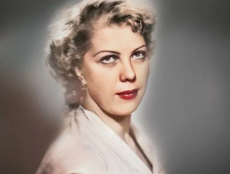 Осталась бездетной и стала затворницей: судьба "королевы комедии" Тамары Носовой