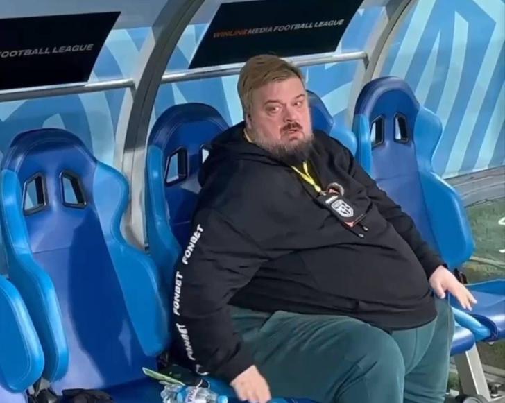 заставка телепередачи. я знаю кто ты телепередача. я даже не знаю кто ты такая танос мем.