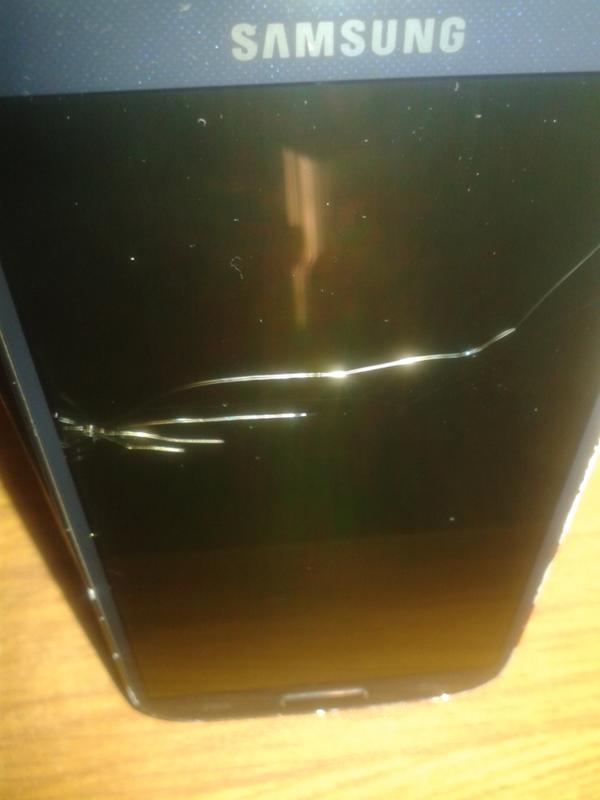 Наклейка защитного стекла. Как понять защитное стекло. Поклейка защитной пленки на телефон. Защитное стекло для iphone 12. Наклеить защитное стекло на телефон.