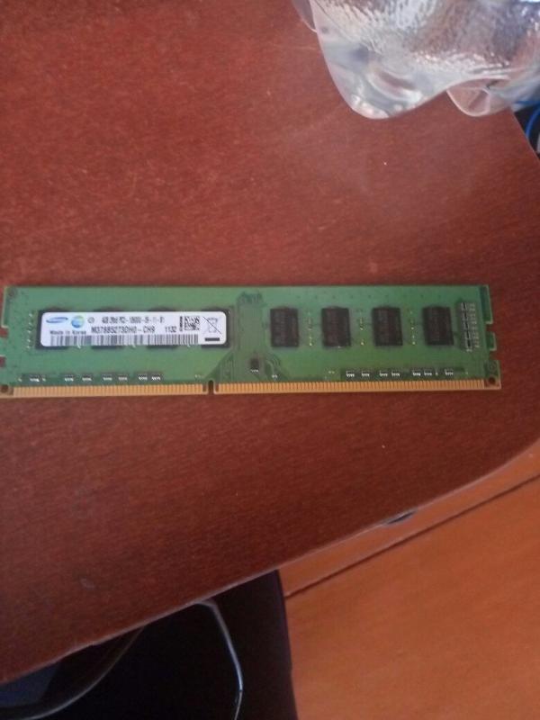 оперативка перегорела. оперативная память 2 по 16 гб.