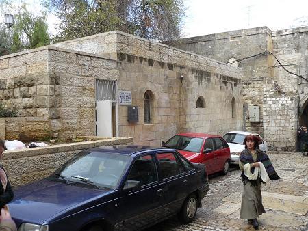 Чайные домики кошмана солох аул. Дом иуды в иерусалиме. Дом иуды искариота. Могила иуды. Дом иуды.