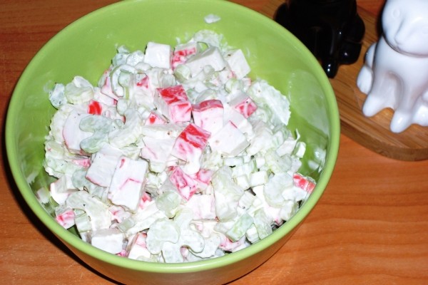 салат с крабовыми палочками и сельдереем. салат с крабовыми палочками и огурцом. сельдерей крабовые палочки. сельдерей крабовые палочки. сельдерей крабовые палочки.