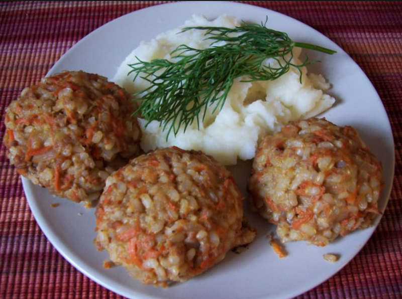 Как правильно приготовить ежики. Мясные ежики. ёжики из фарша с рисом. котлеты ёжики. котлеты ёжики с рисом.