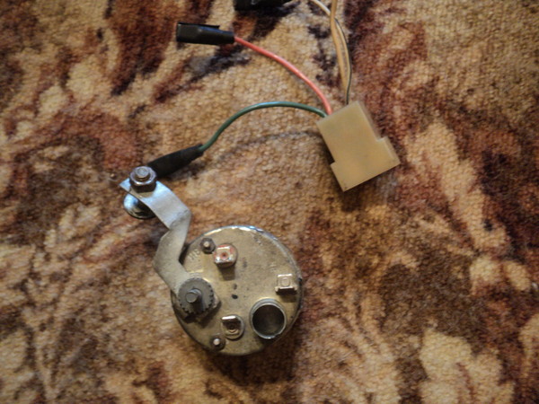 указатель давления ваз 2106 схема подключения. подключить указатель температуры ваз 2106. подключить указатель температуры. схема подключения датчика температуры ваз 2106. схема подключения датчика температуры охлаждающей жидкости камаз 5320.