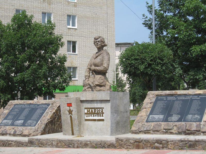 Зато фокино приморский край. Памятник фокино. Фокино памятник цукановой. Фокино достопримечательности. Часовня фокино приморского края.