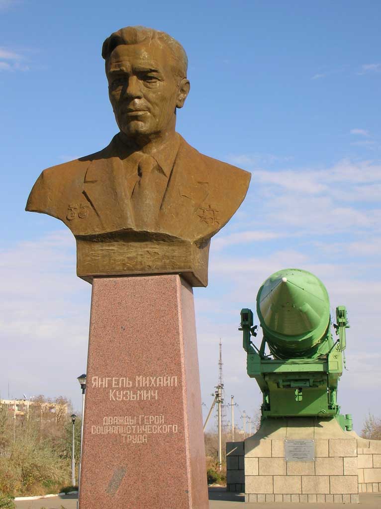 Опасный "Полёт" и боевые "Космосы" Warspot.ru