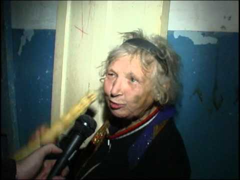 Бабушка дает интервью мем