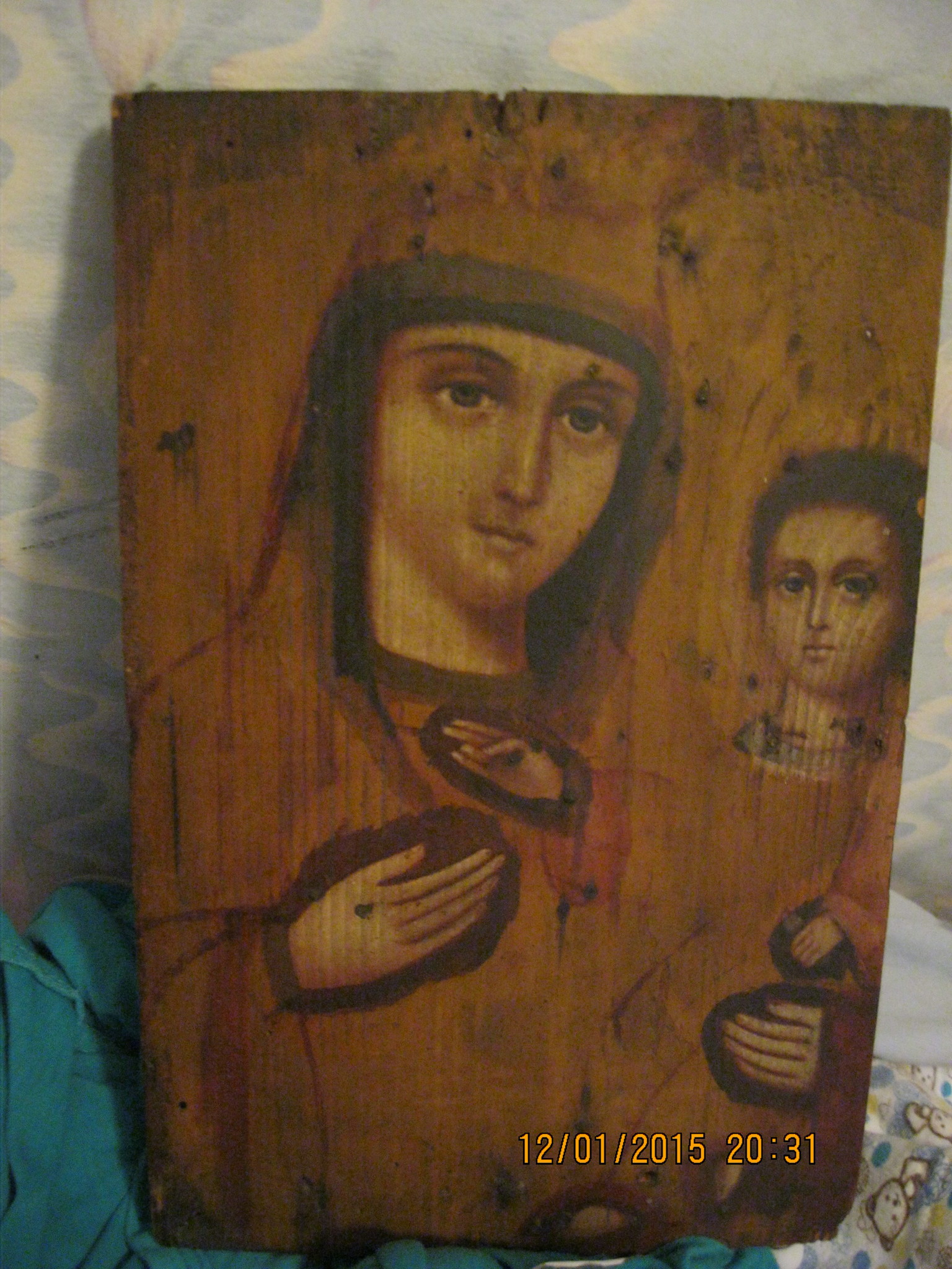 возраст иконы по доске. иконы старинные деревянные. оценка икон. икона на деревянной доске старая. иконы написанные на доске.