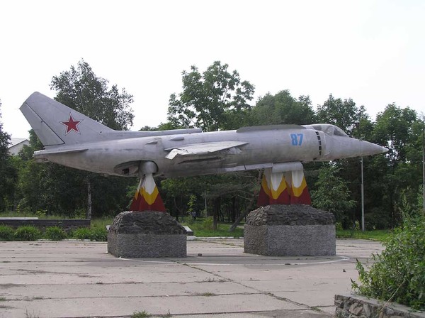 Артем приморский край фото города Ответы Mail.ru: где в городе артеме находится памятник в виде самолета