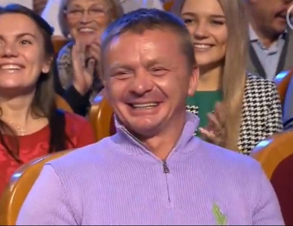 квн путин и масляков. первые ряды квн. женские ножки в зрительном зале. постоянный зритель квн. путин на квн 55.