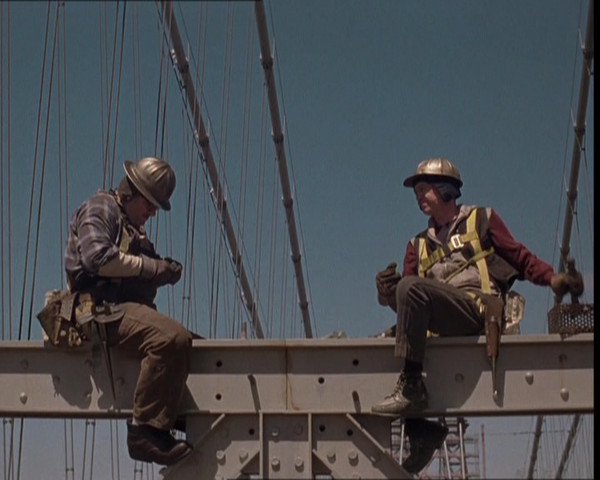 высотники монтажники альпинисты. про монтажников высотников. альпинист монтажник. про монтажников высотников. промышленные алпинист.