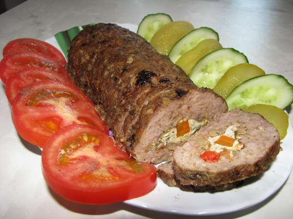 мясной рулет внутри с грибами -рецепт в фольге? мясной рулет внутри с грибами -рецепт в фольге?