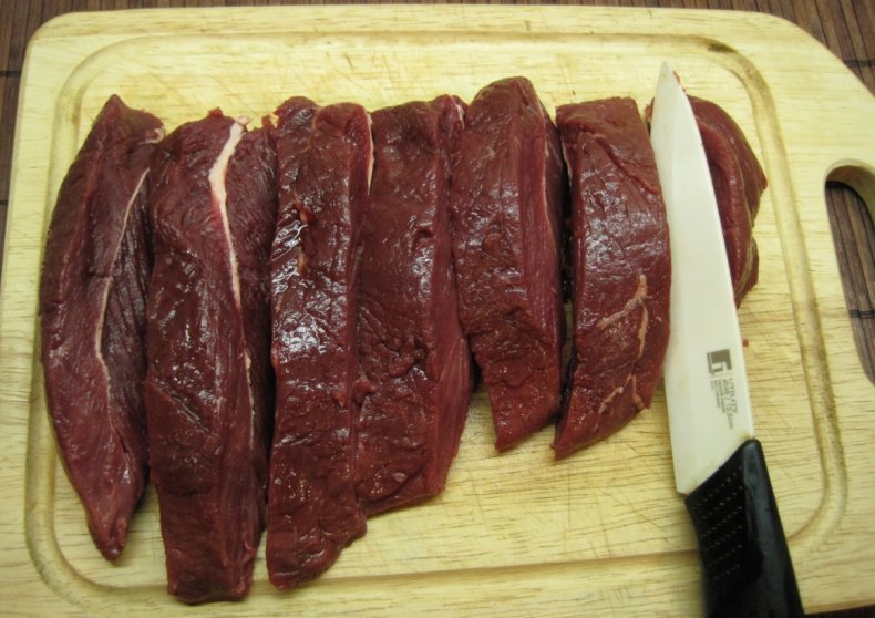 знаменский магазин мяса змиевка. мясо телятина. ценники для мяса.