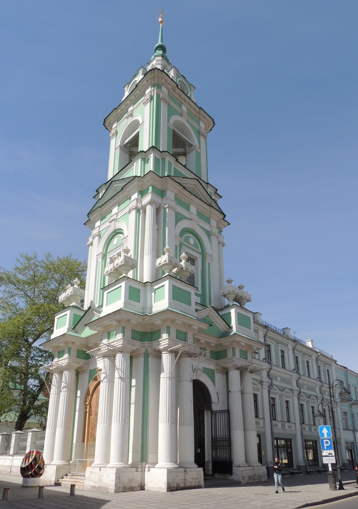 троицкий храм на пятницкой. храм живоначальной троицы в вешняках. москва храм на пятницкой. колокольня церкви параскевы пятницы на пятницкой улице. храм троицы живоначальной в вишняках интерьеры.