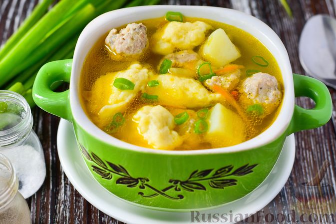 суп с фрикадельками и клецками. суп с клецками пошаговый с фрикадельками. суп с клецками пошаговый с фрикадельками. суп с клёцками и фрикадельками. суп из серде с клецками.