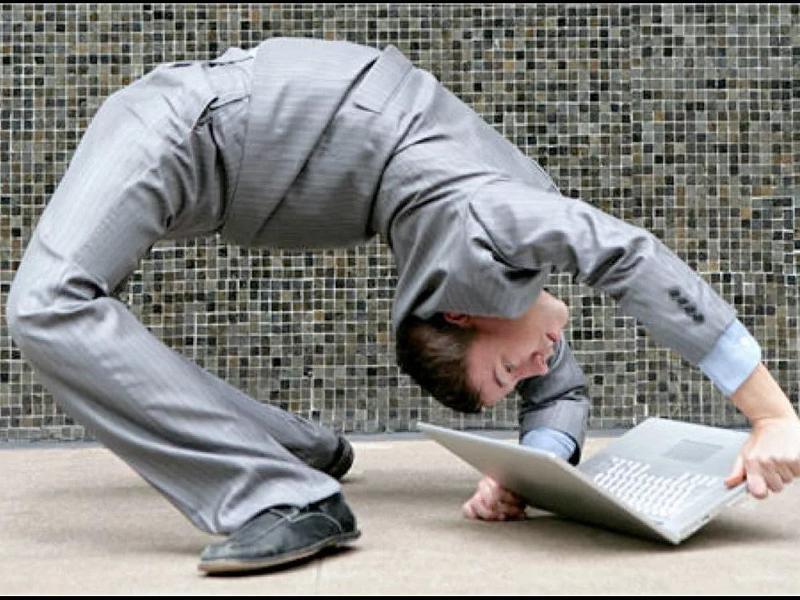 новый работник. человек адаптированный к жизни. социальная реабилитация наркозависимых. коллектив в офисе. адаптации к жизни в пустыне.